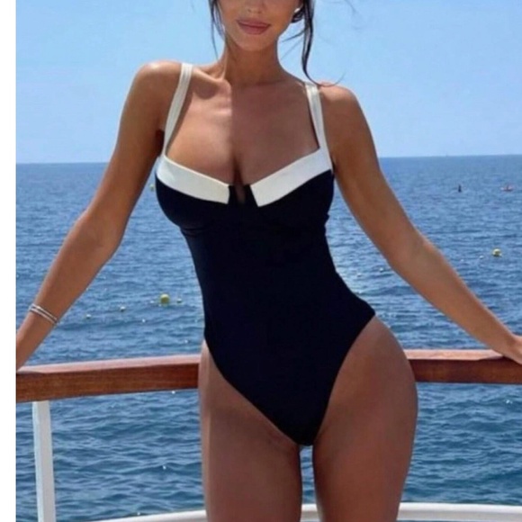 Color Block High Cut Bottom One Piece Monokini Swimsuit - Picture 2 of 5